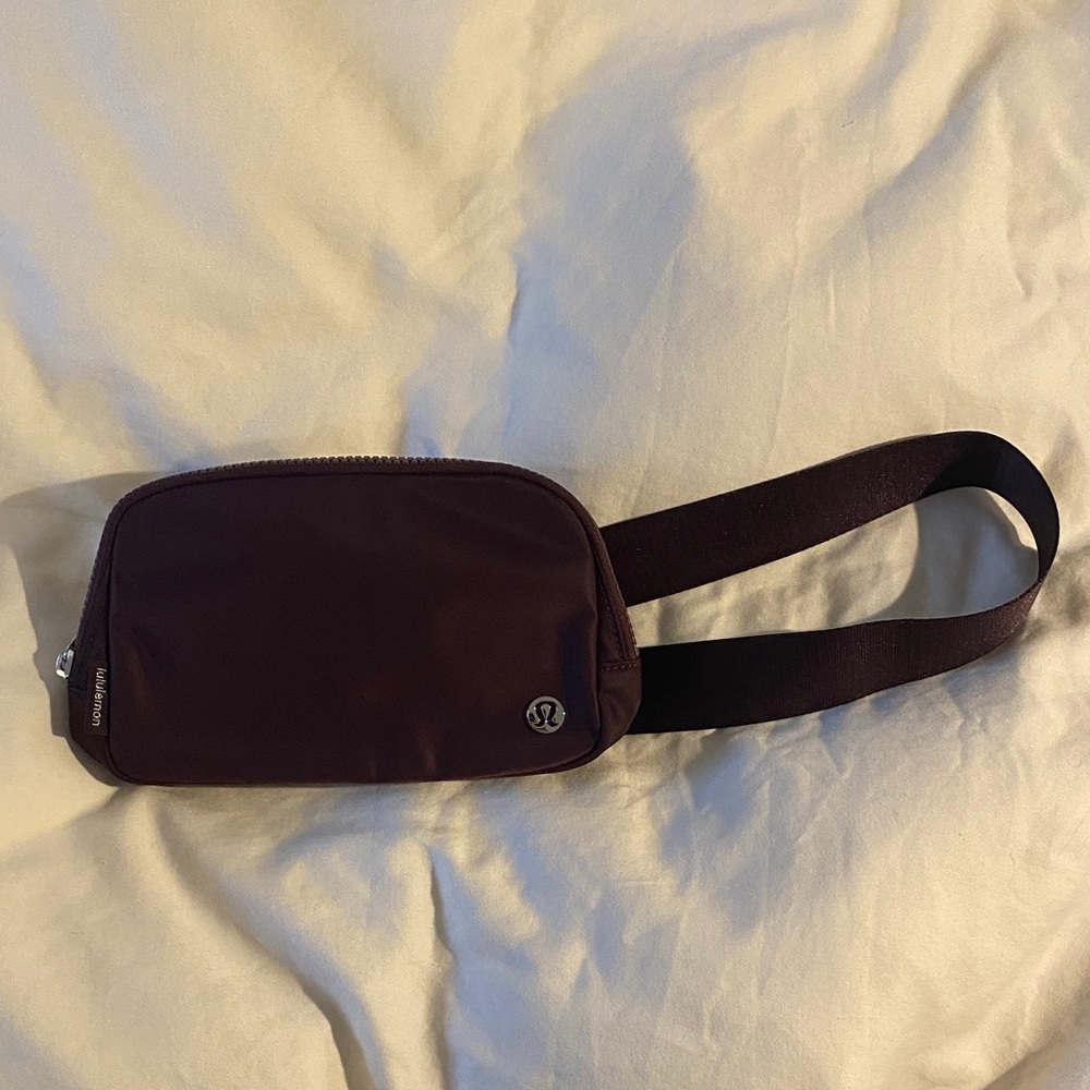 Lululemon Everywhere Belt Bag